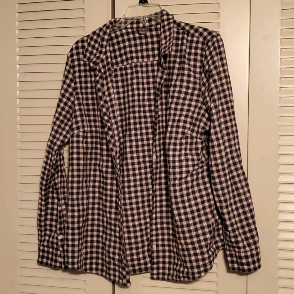 Black, white and red long sleeve plaid shirt